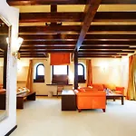 Burg & Gaestehaus By Schwarzenstein Hotel