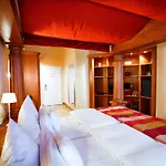 Burg & Gaestehaus By Schwarzenstein Hotel 3*