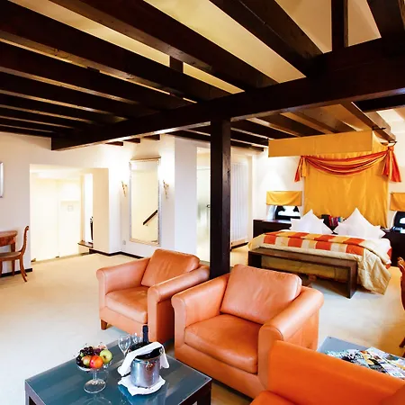 Burg & Gaestehaus By Schwarzenstein