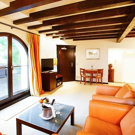 Burg & Gaestehaus By Schwarzenstein 호텔 가이젠하임