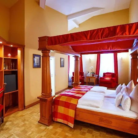 Burg & Gaestehaus By Schwarzenstein Otel 3*
