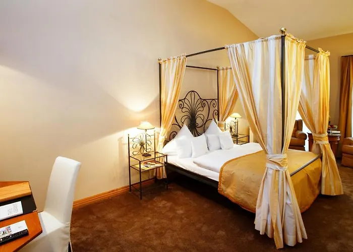 Burg&gästehaus By Schwarzenstein Hotel 3*